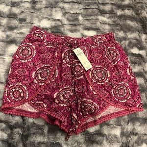 Hollister flowy shorts